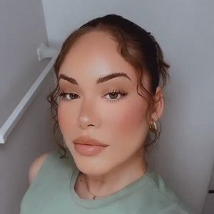 Meet your Posher, Jeisy